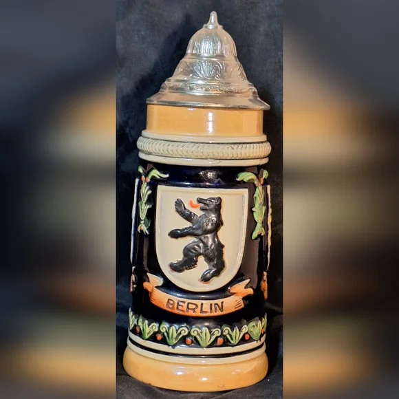 Ceramic/Stoneware Beer Stein with Lid - Picture 3 of 7